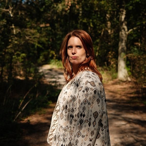 Inge Gesthuizen, oprichter van Innergy Balance, begeleidt vrouwen met een kinderwens naar meer rust, vertrouwen en emotionele balans.